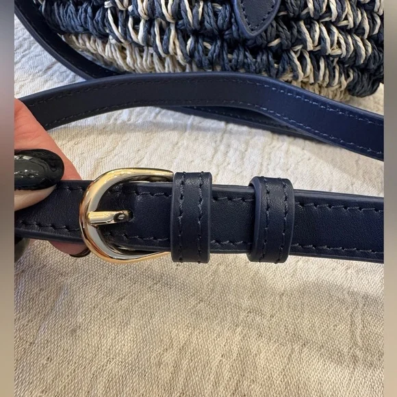 Nearly new! Vineyard Vines Navy Gingham 2 Way Bag - Picture 5 of 15